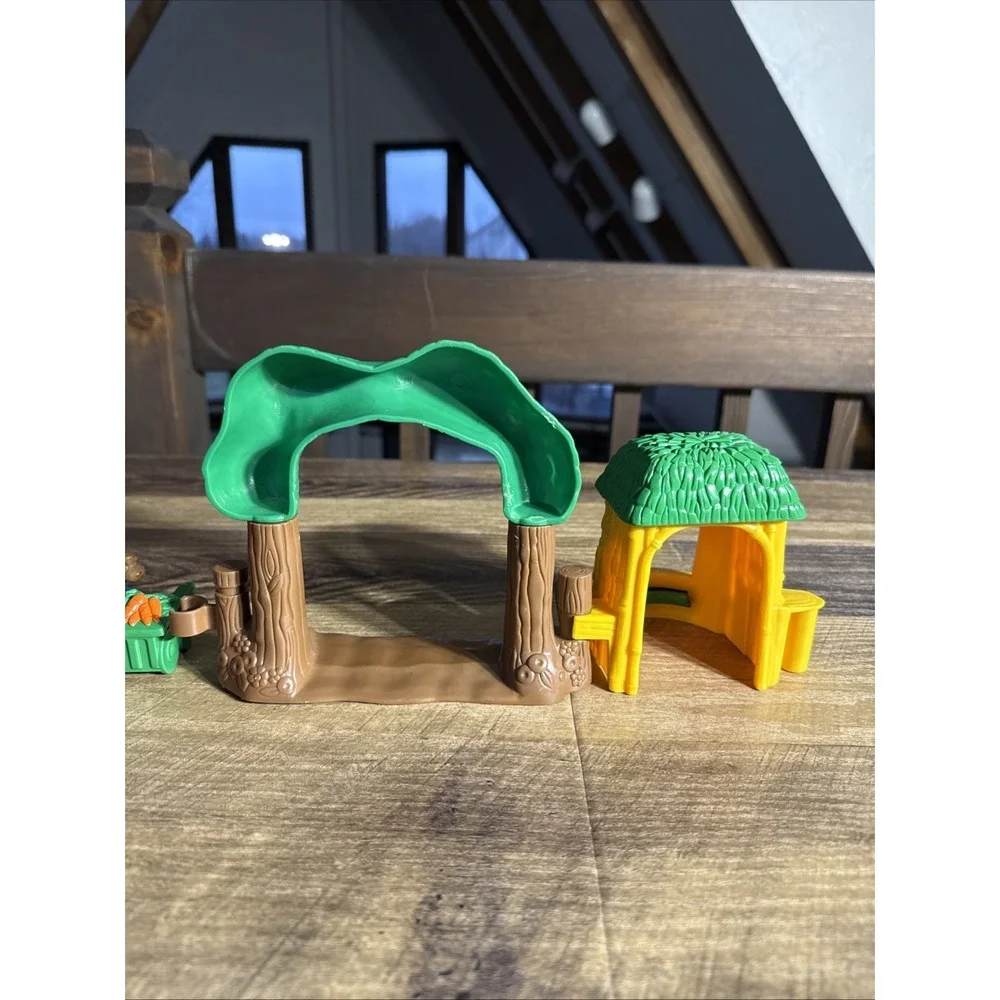 Fisher Price Little People Baby Animals Petting Zoo Kiosk, 1 Figure, NO ANIMALS